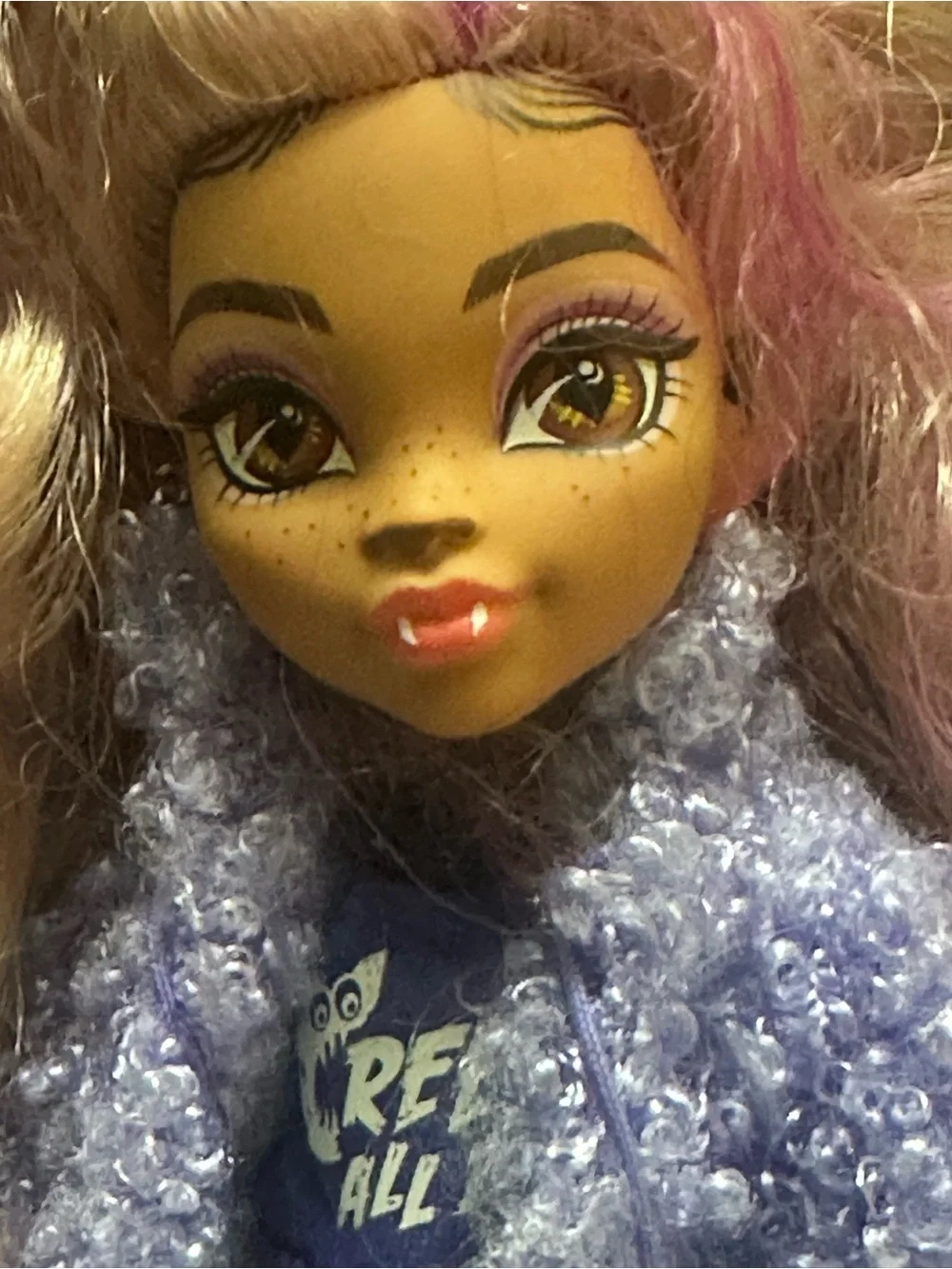 Monster High Clawdeen Wolf  Purple Pink Curly-Haired Fashion Doll